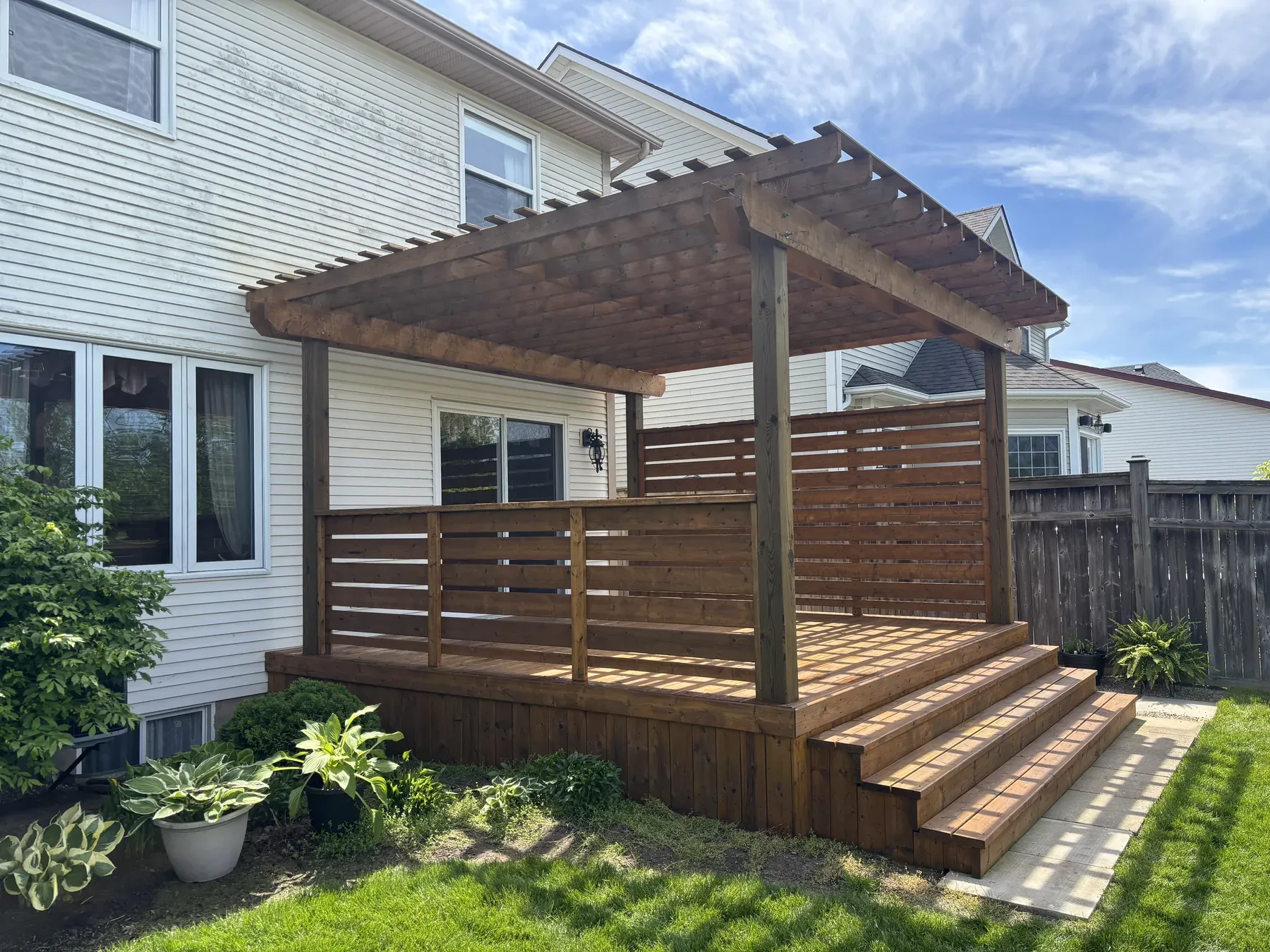 Niagara-on-the-Lake new deck and pergola — wide finished view