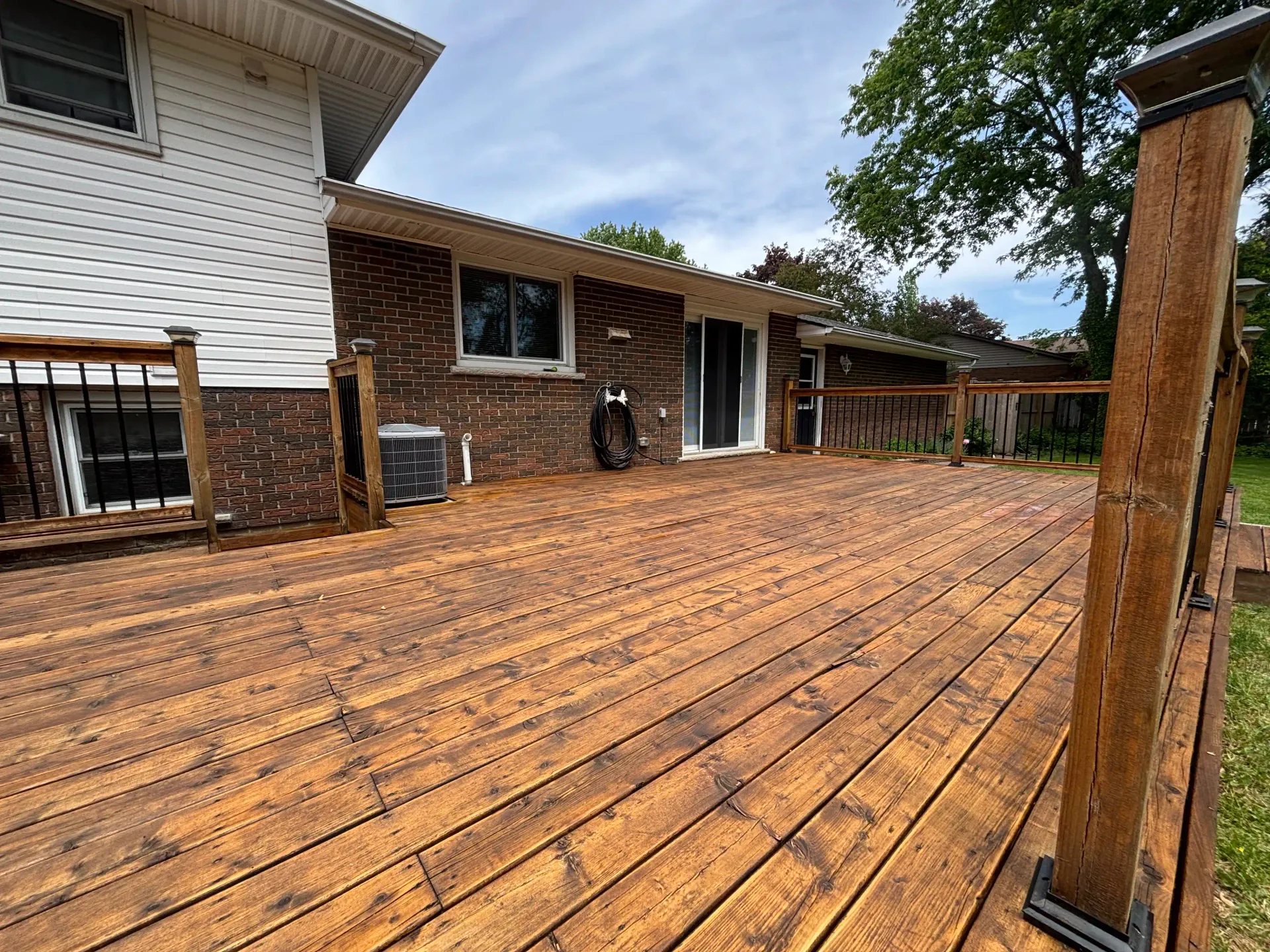 Fence Cleaning project in the Niagara region