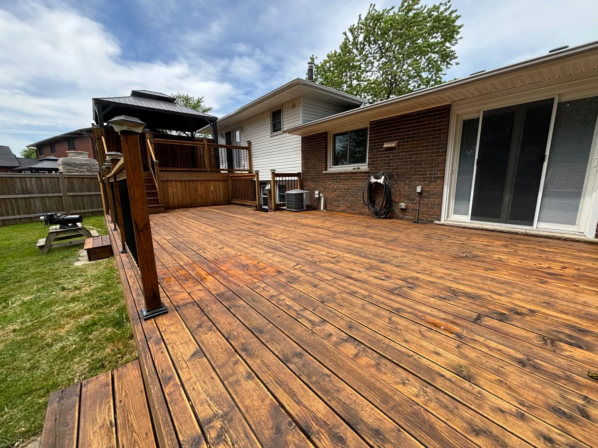 Fence Staining project in the Niagara region
