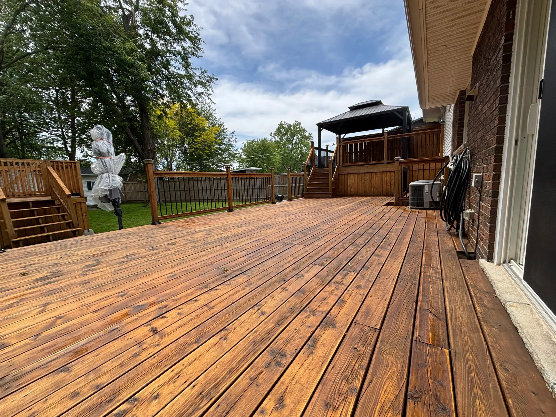 Fence Cleaning project in the Niagara region
